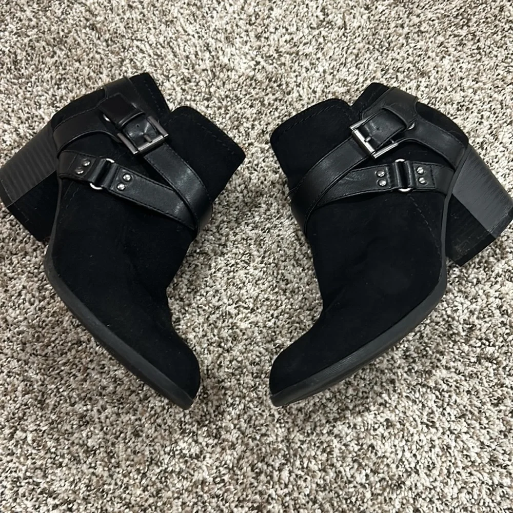 Indigo Rd. Sablena Bootie - Picture 4 of 11